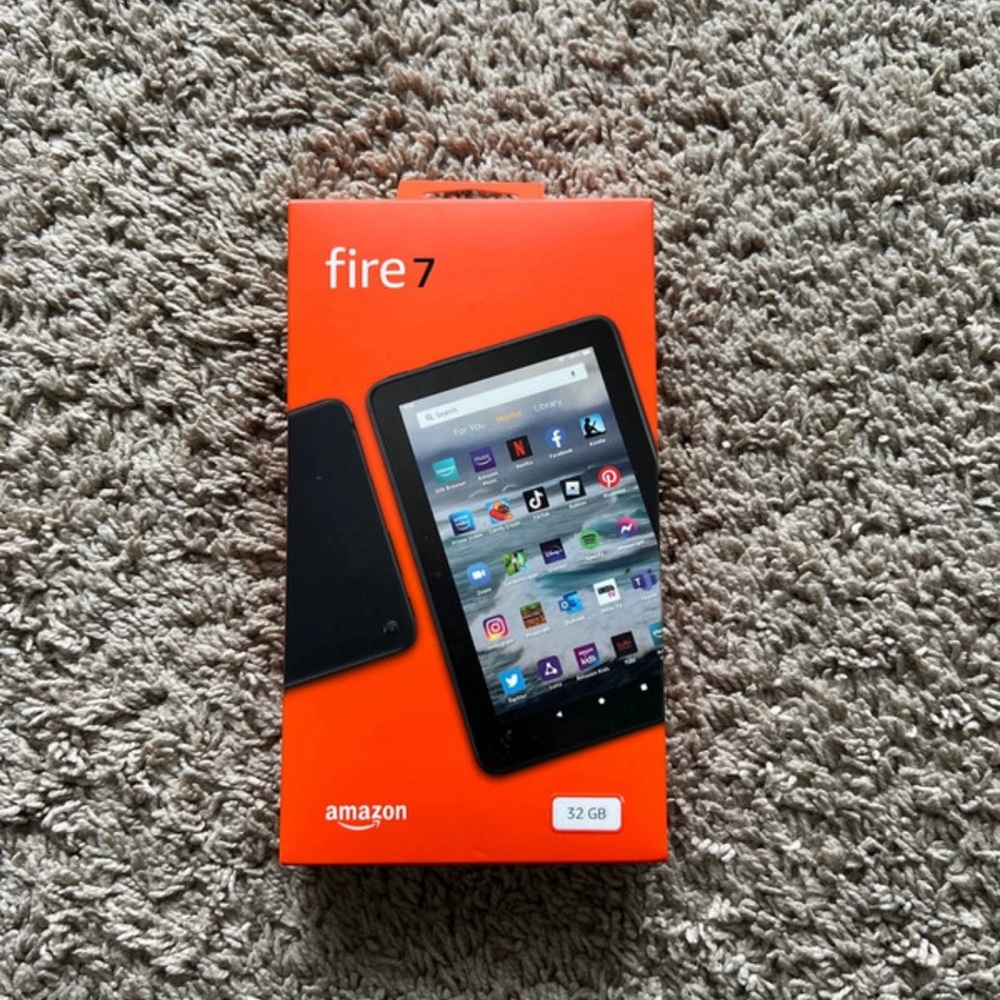 Amazon Fire 7 Tablet - Vibrant Orange Box
